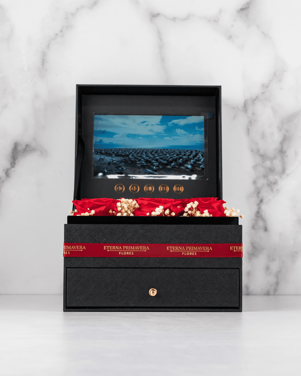 Caja de Rosas Eternas con Pantalla de Video